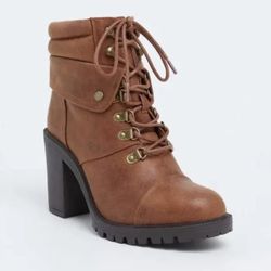 TORRID LACE UP BOOTIES 13w