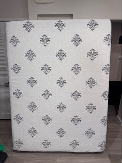 Lucid Queen Memory Foam Mattress