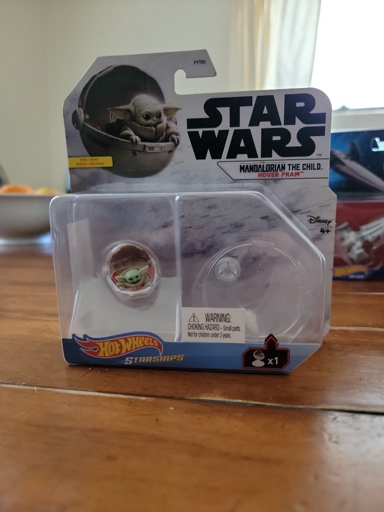 Star Wars Mandalorian The Child Hover Hot Wheels Collectible
