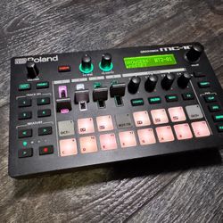 Roland MC-101 Groove Box