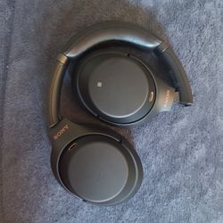 Sony Noise Canceling Headphones (wh1000xm3) 