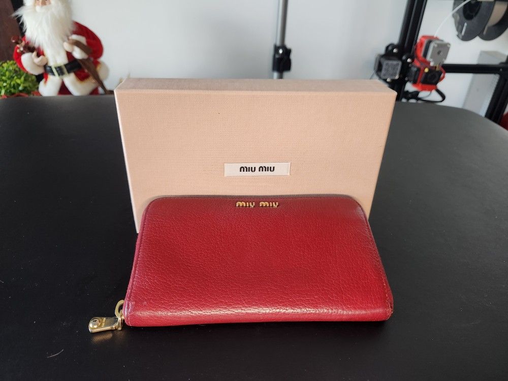 Miu Miu Leather Wallet Zippy Wallet In Red 