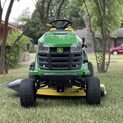 S100 42 in. 17.5 HP Gas Hydrostatic Riding Lawn Tractor 🚜 