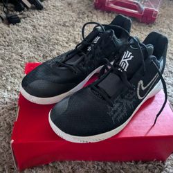 Nike Kyrie Flytrap II