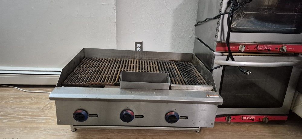 Charbroil Gas Grill