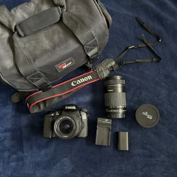 Cannon EOS 70D Camera w/ bag and lenses 