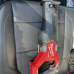 Milwaukee Sawzall M18 Fuel