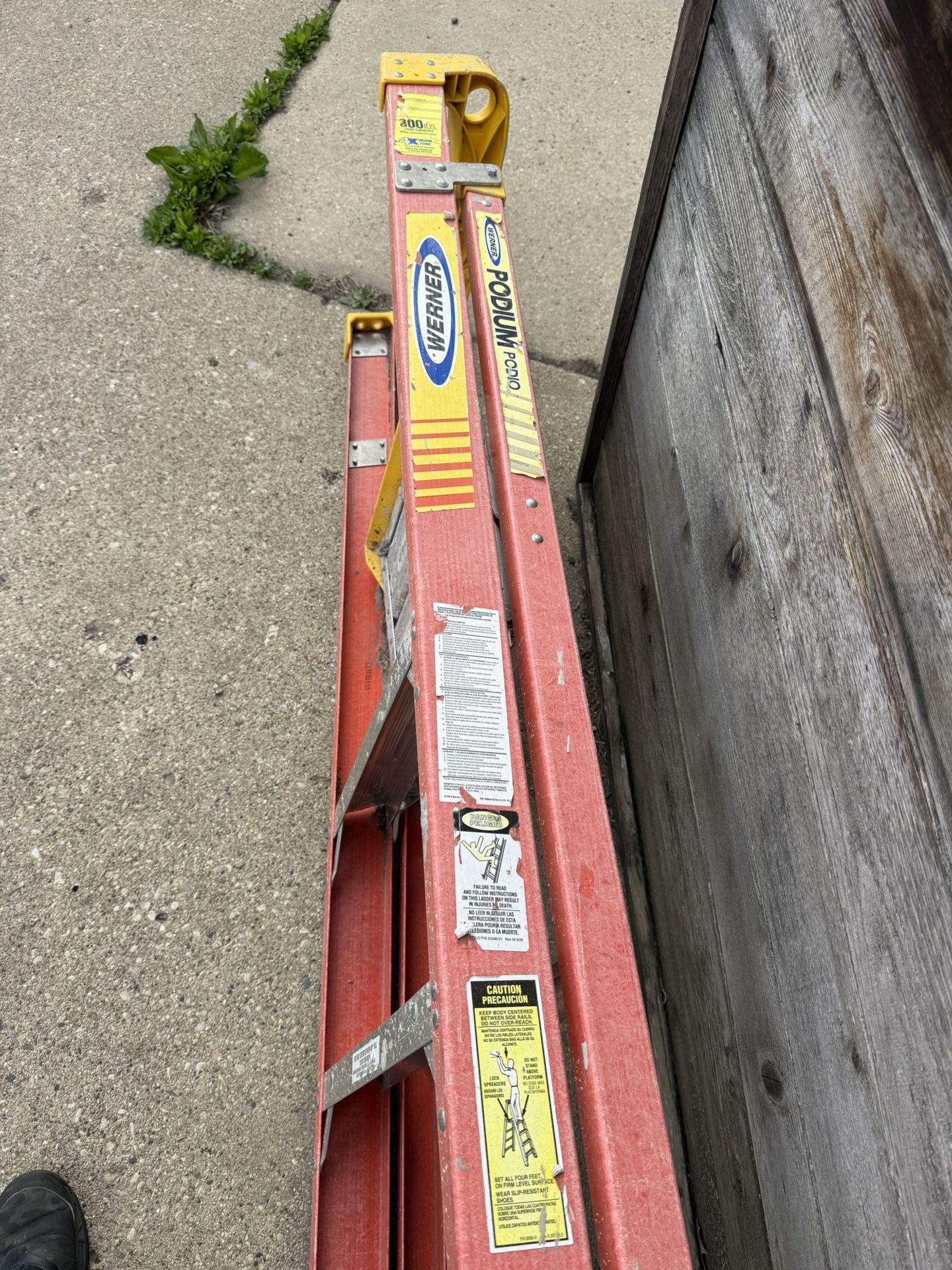 Werner 6’ Podium Ladder