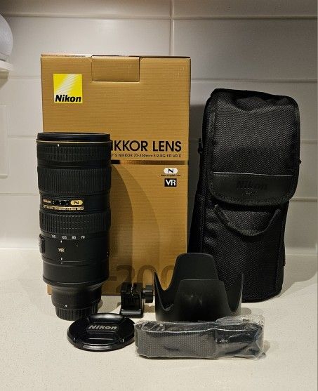 Nikon 70-200mm f/2.8G ED VR II AF-S Nikkor Zoom Lens for DSLR Cameras
