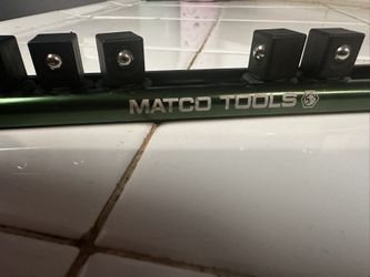 Matco Tools 1/2” Drive 14 Peg Magnetic Socket Rail