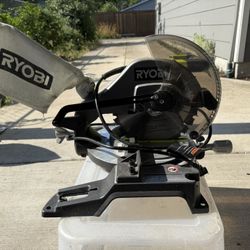 RYOBI 10 IN. COMPOUND MITER SAW WITH LED TS1346 LIKE NEW