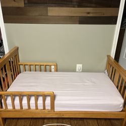 Wooden Toddler Bed 