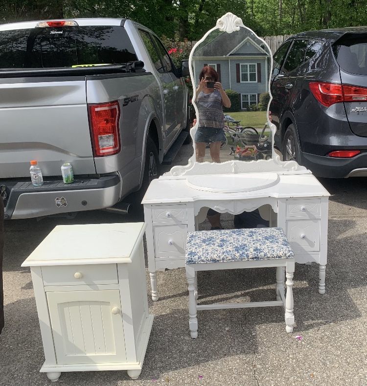 White Antique Bedroom Set