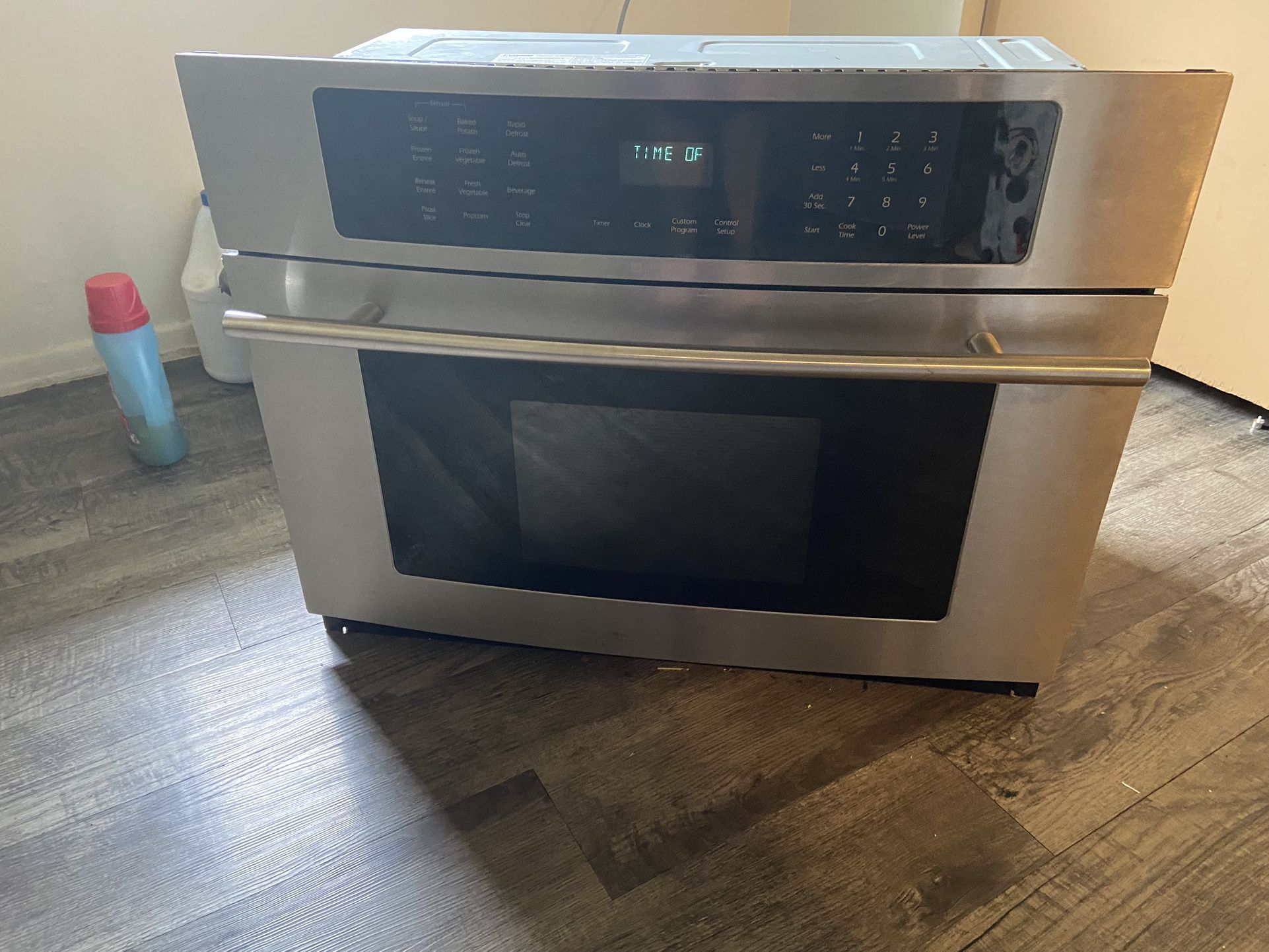 Jenn-Air Microwave Oven