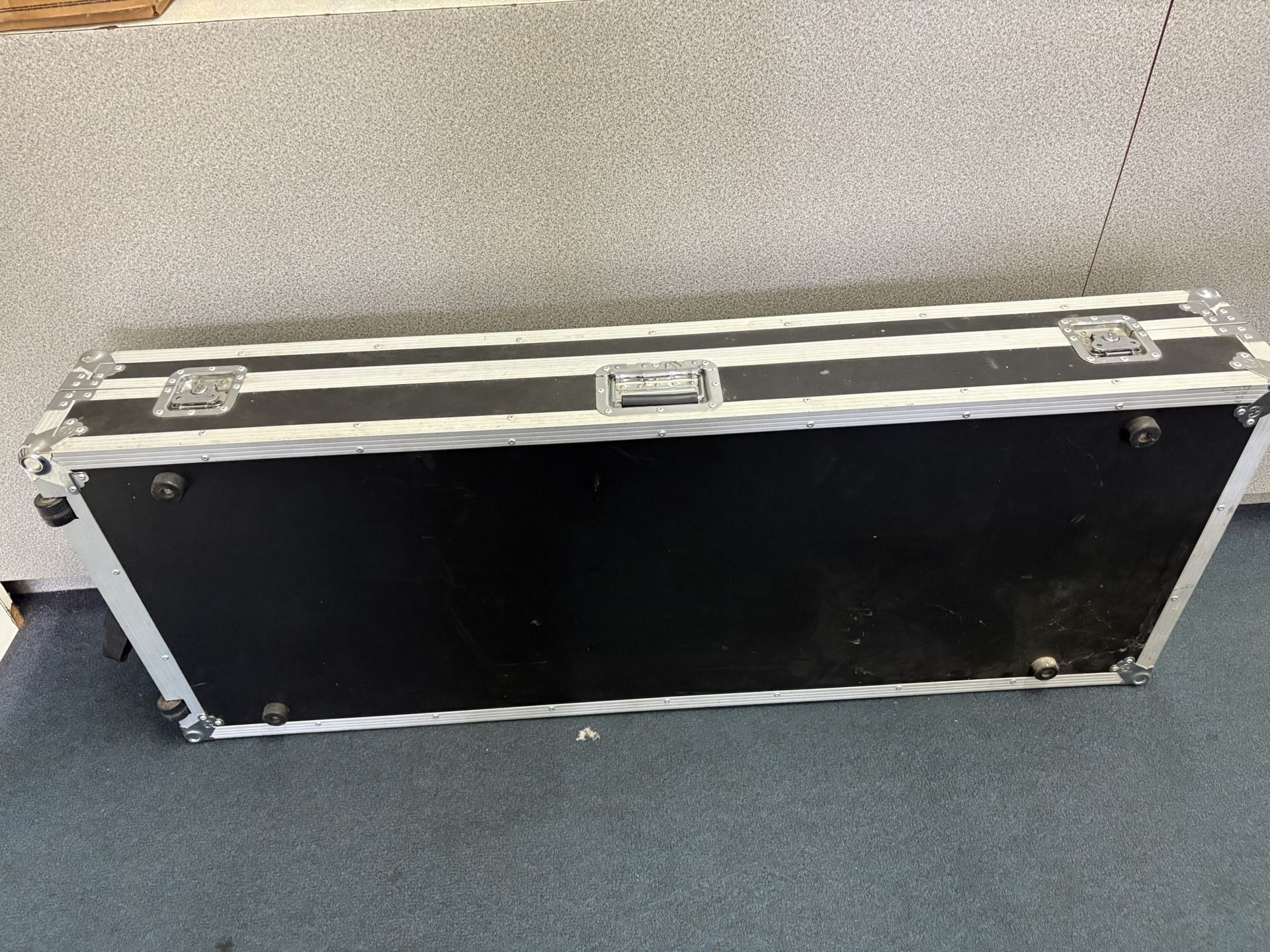 Road Runner Keyboard Flight Case With Casters/Wheels