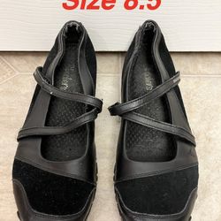 Sketchers Black Leather Mary Jane Flat Shoes. Size 8.5 Good condition. $15