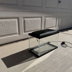 10 Gallon Fish Tank w/ Lid 