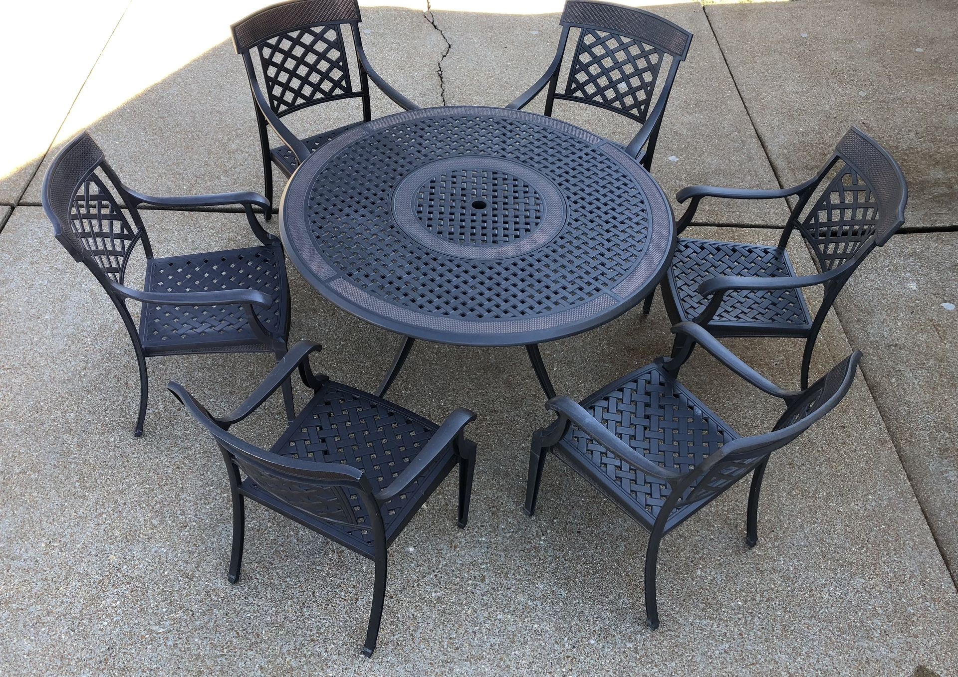 Hanamint Outdoor Patio Furniture 6 Seat Dining Set-Lazy Susan Table 