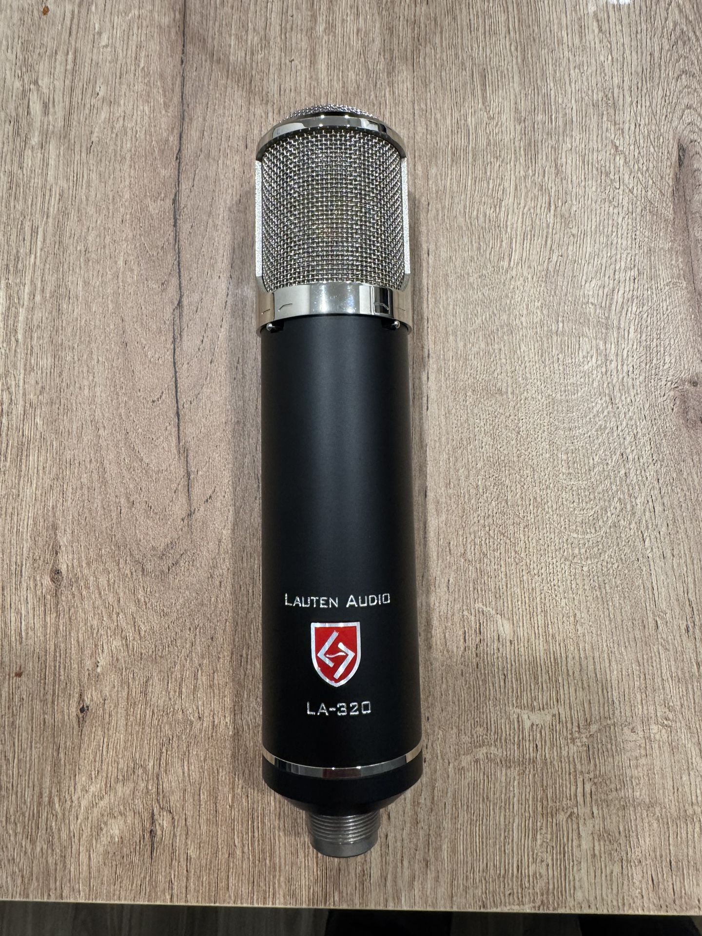 LA 320 V2 Condenser Tube Mic