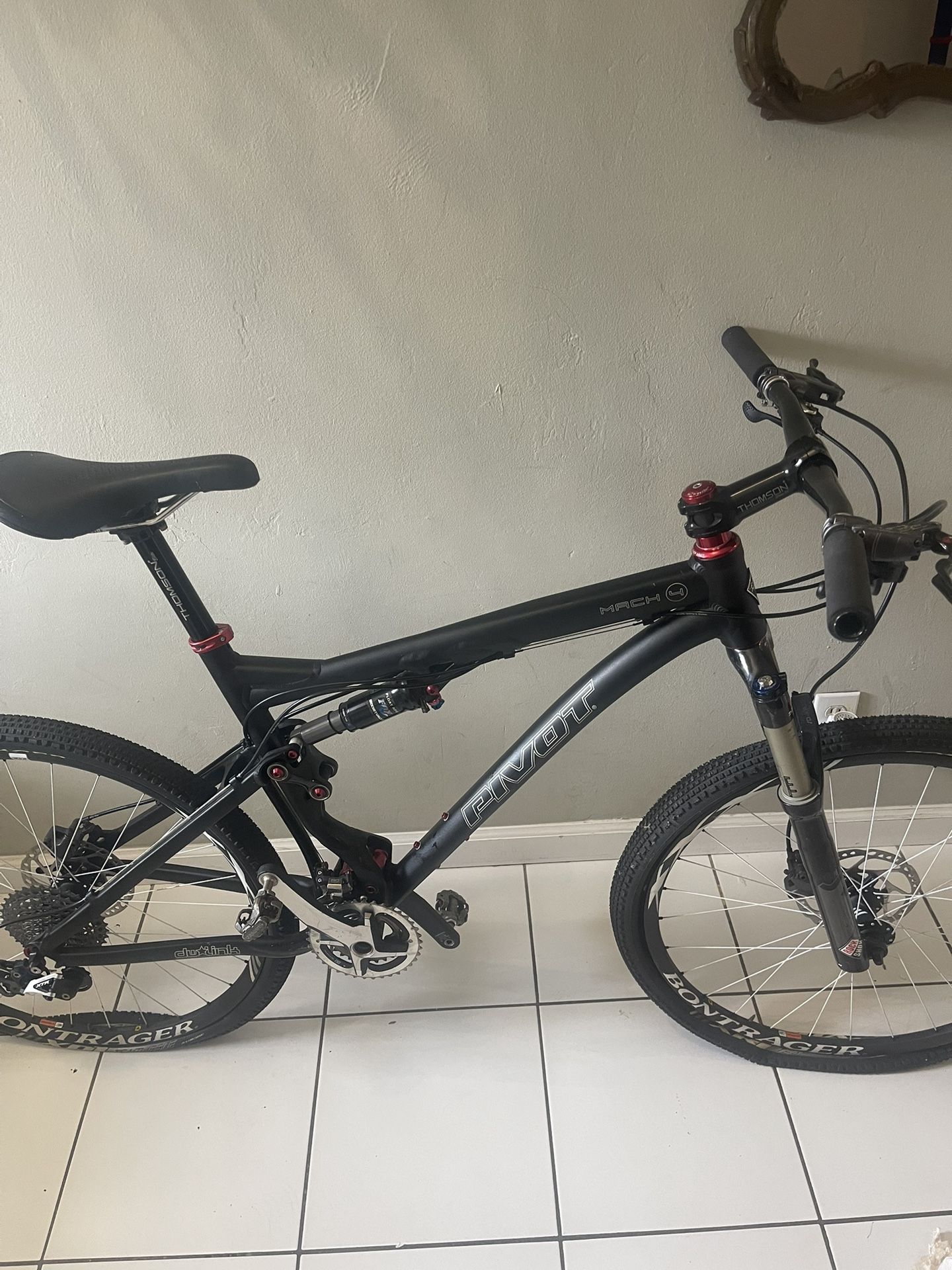 Pivot Mach Aluminum Full Suspension Bike