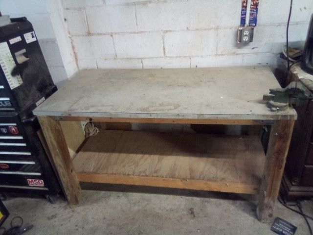 Workbench With Vice