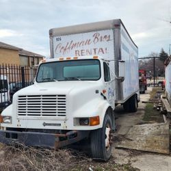 International Box Truck Automatic Make Me An Offert 