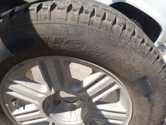 P275/55/R18 Almost New 85$ With Rim 