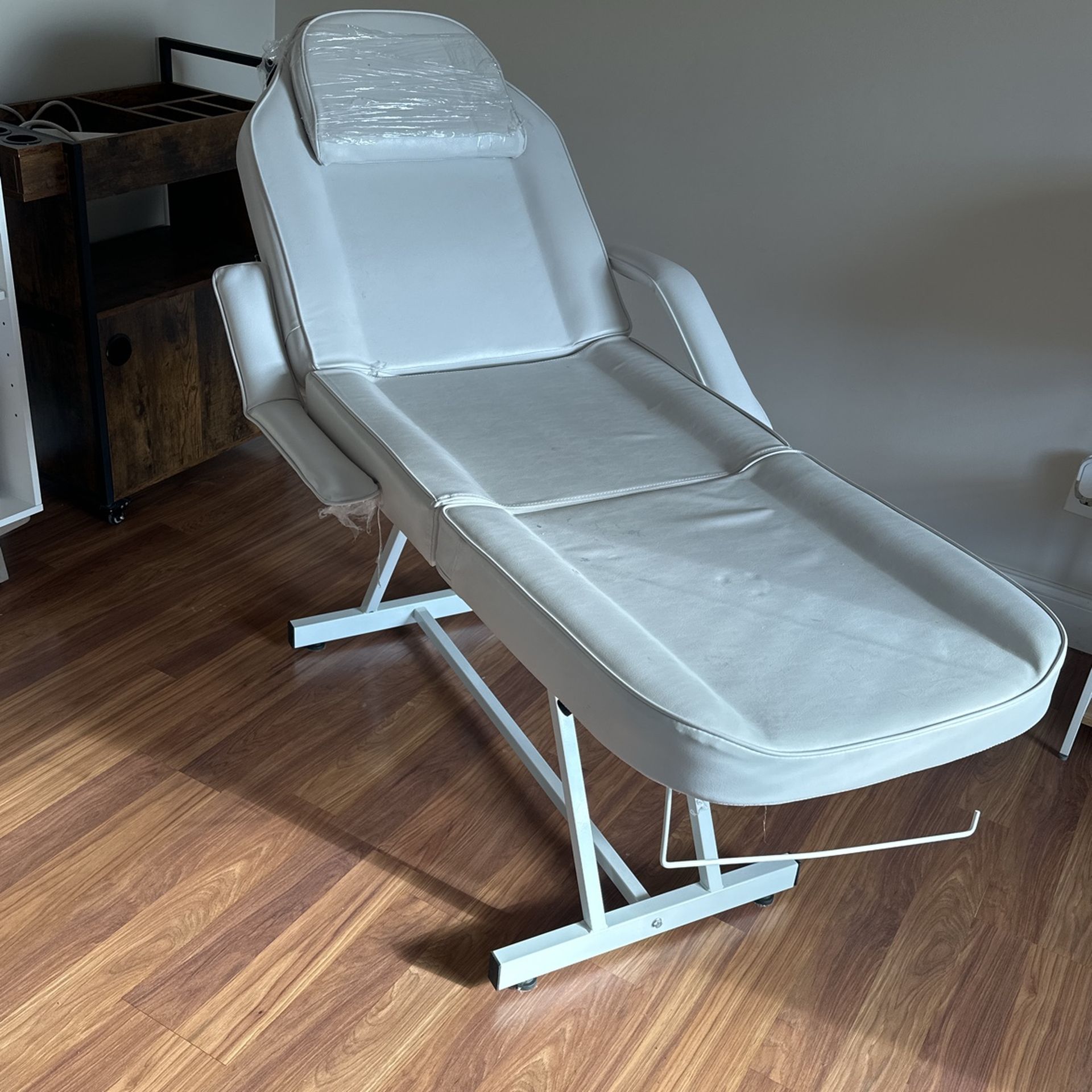 Salon Or EyeLash Table