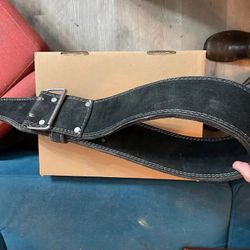 Black Leather Weightlifting Belt