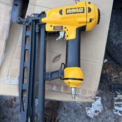 Pneumatic 16-Gauge 2-1/2 in. Finishing Nailer. 