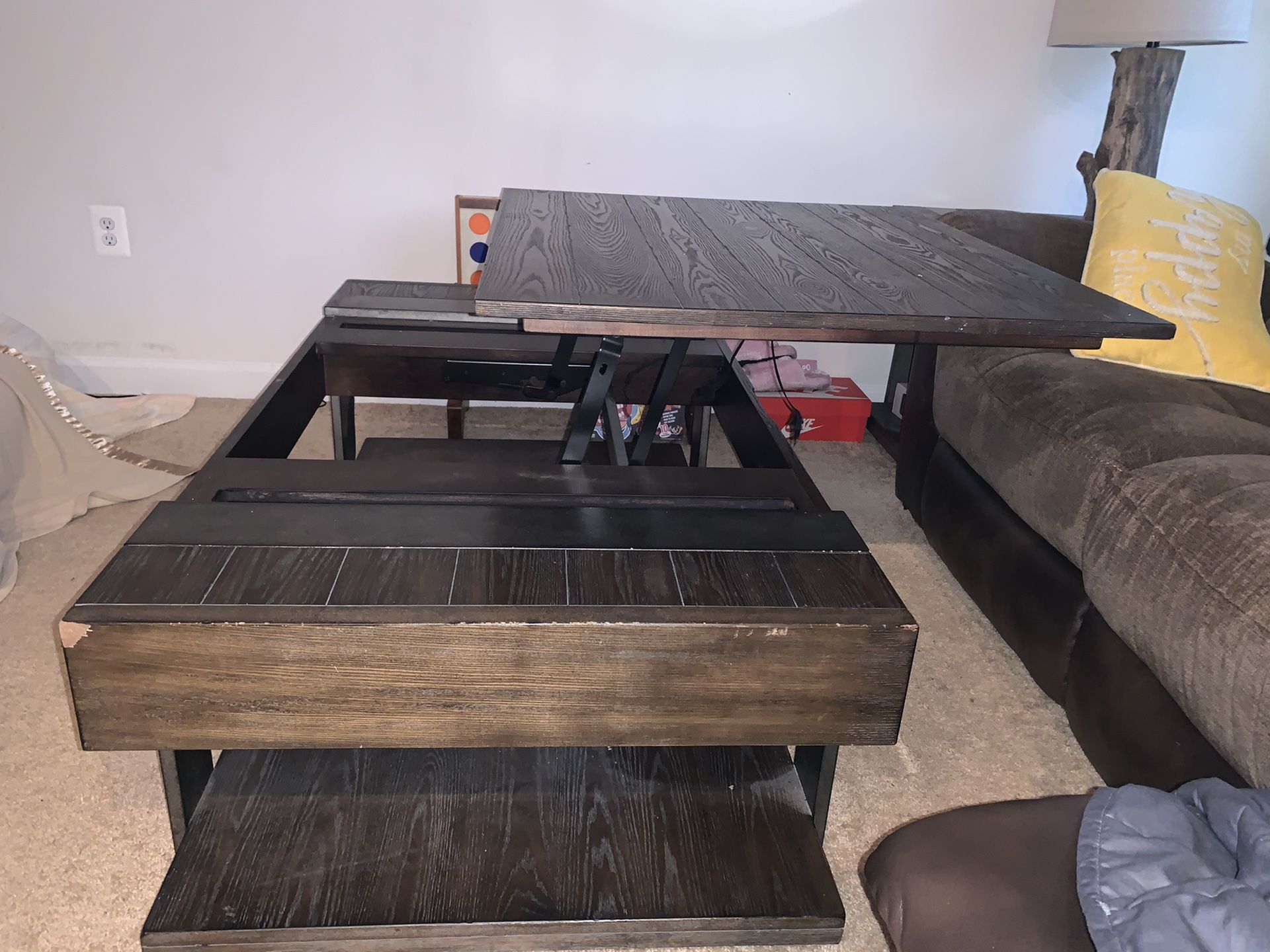 Coffee table (Extends Up)