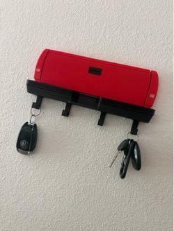 Obs 3d printed shelf with key holder!