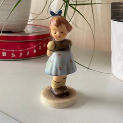 Goebel Hummel Figurine “Two Hands, One Treat”, girl figurine