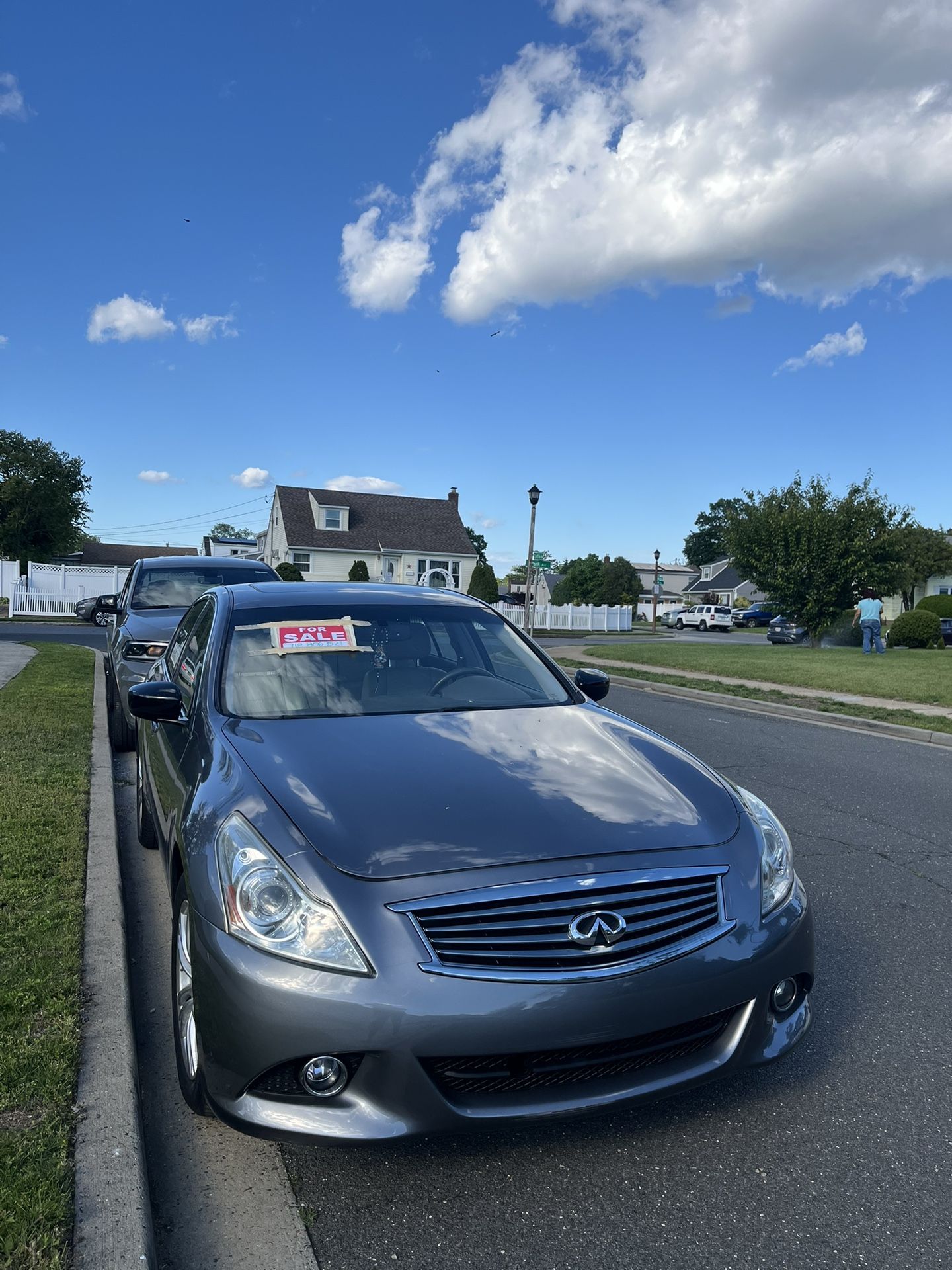 Infiniti G37x ,