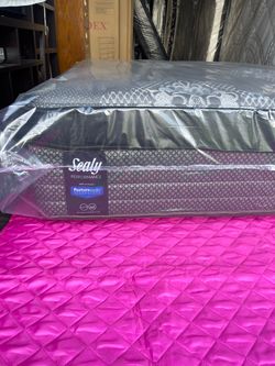 Full size mattress Sealy Posturepedic pillow top