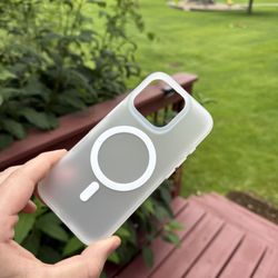 iPhone 16 Pro/Pro Max MagSafe Case - White