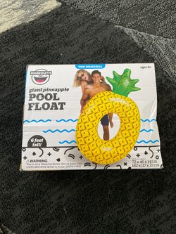Pool floats