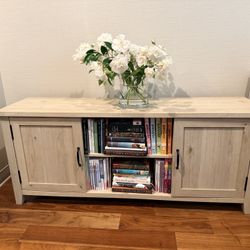 Saracina Home Modern Farmhouse TV stand in White Oak for TVs up to 65 inches