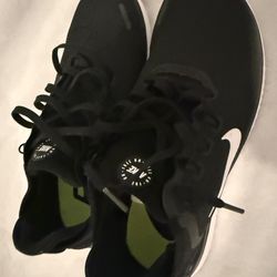 tenis shoes nike   black de mujer  size 8