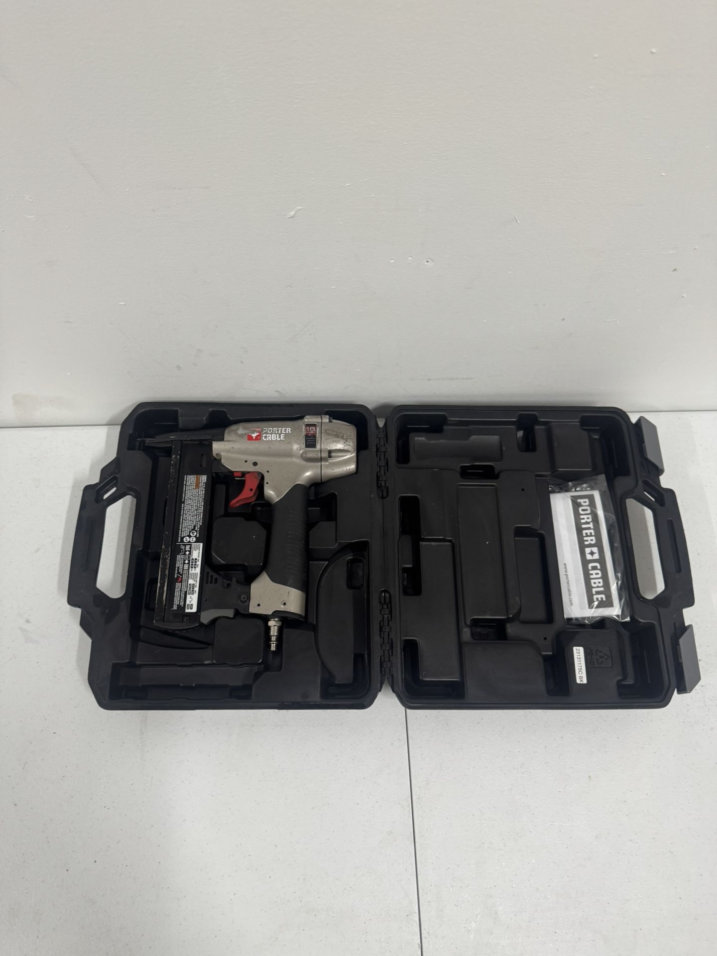 Porter-Cable Pneumatic 18-Gauge 1-1/2 in. Narrow Crown Stapler