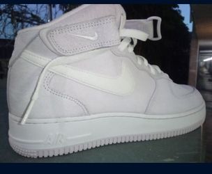 $60 8.5 Men Almost New