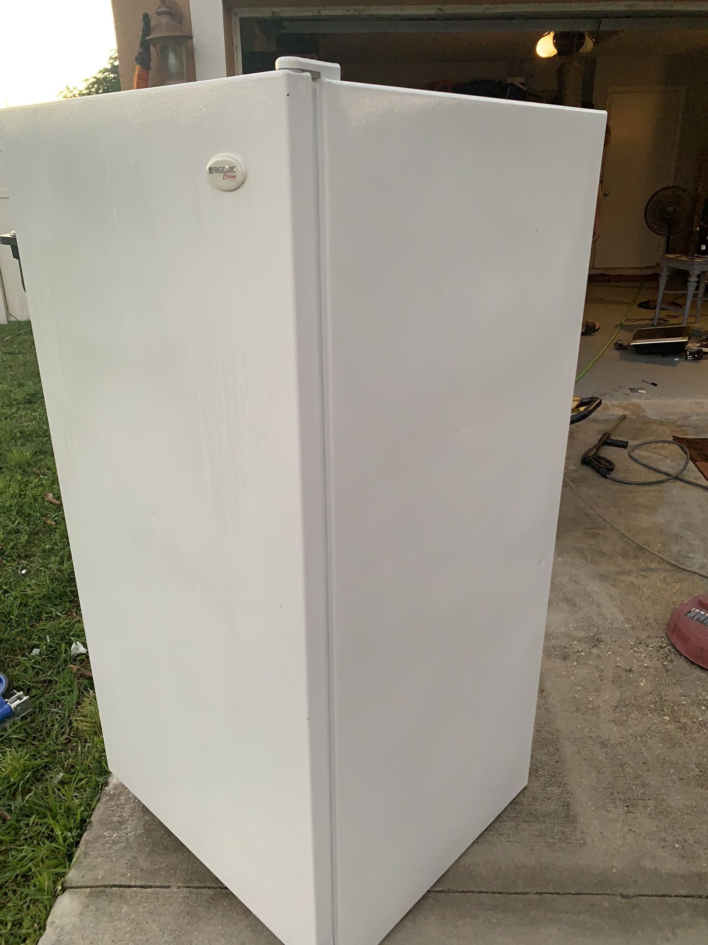 Upright Freezer 14 Cubic Sq Ft