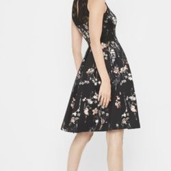 White House Black Market NWT Floral Fit and Flare Dress, Size 00, Lace Detail, Lined Pockets