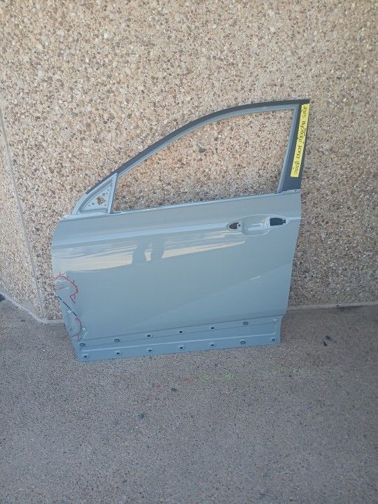 2025 Hyundai Kona Left Front Door
