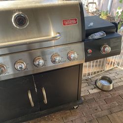 Parrilla Con Planchita Silindro Con Gas Muy Bien Cuidada Se Compro Nuevo Poco Se Uso