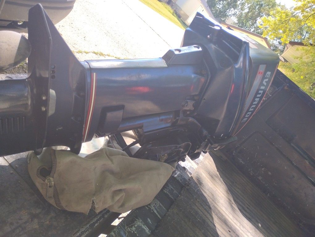 1988 15 Hp Evinrude Outboard Motor