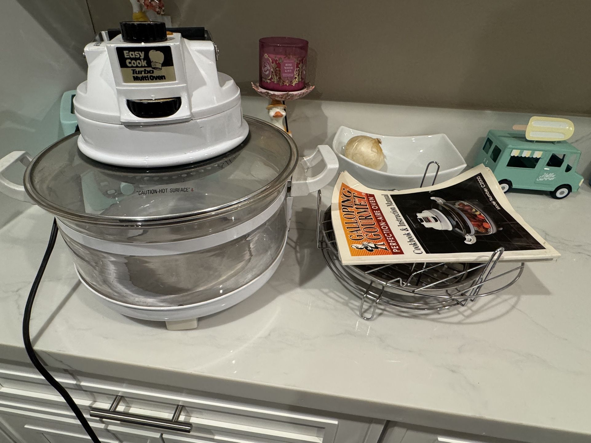 Galloping Gourmet Perfection-Aire convection oven with original cookbooks