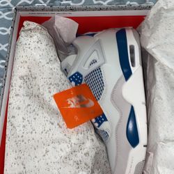 Jordan 4 Military blue Size 9.5 