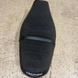 2019 Triumph street twin oem seat