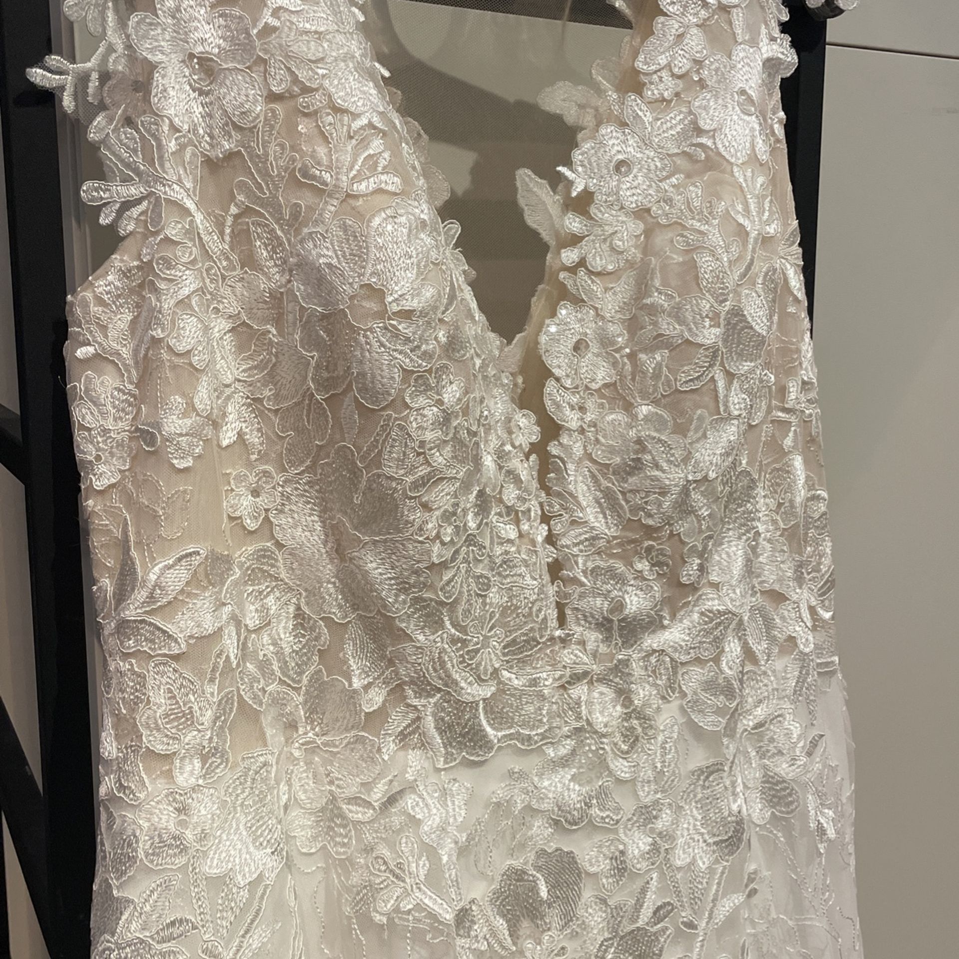 Studio Levana: Daisy-Size 18 Ivory Wedding Gown